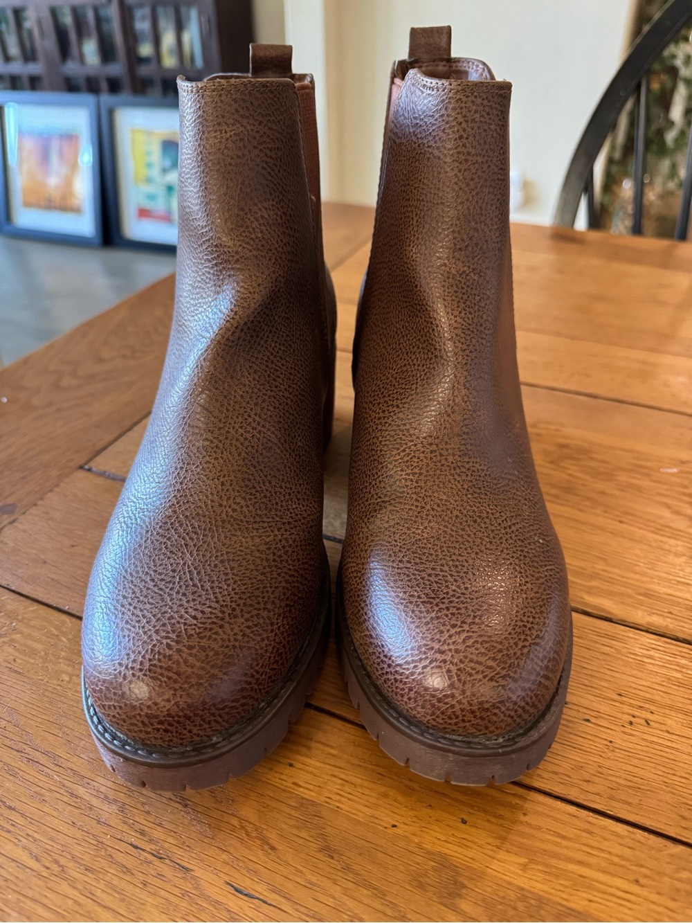 MIA Jody Faux Leather Lug Sole
Chelsea Boots - size 11 - Picture 3 of 11